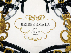 エルメス  BRIDES de GALAのスカーフファッション