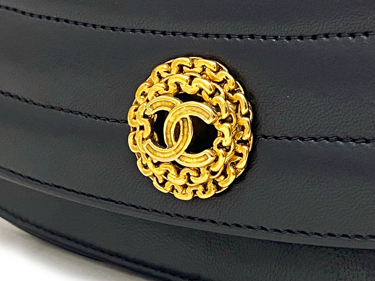 シャネル/ハーフムーン ショルダーバッグ