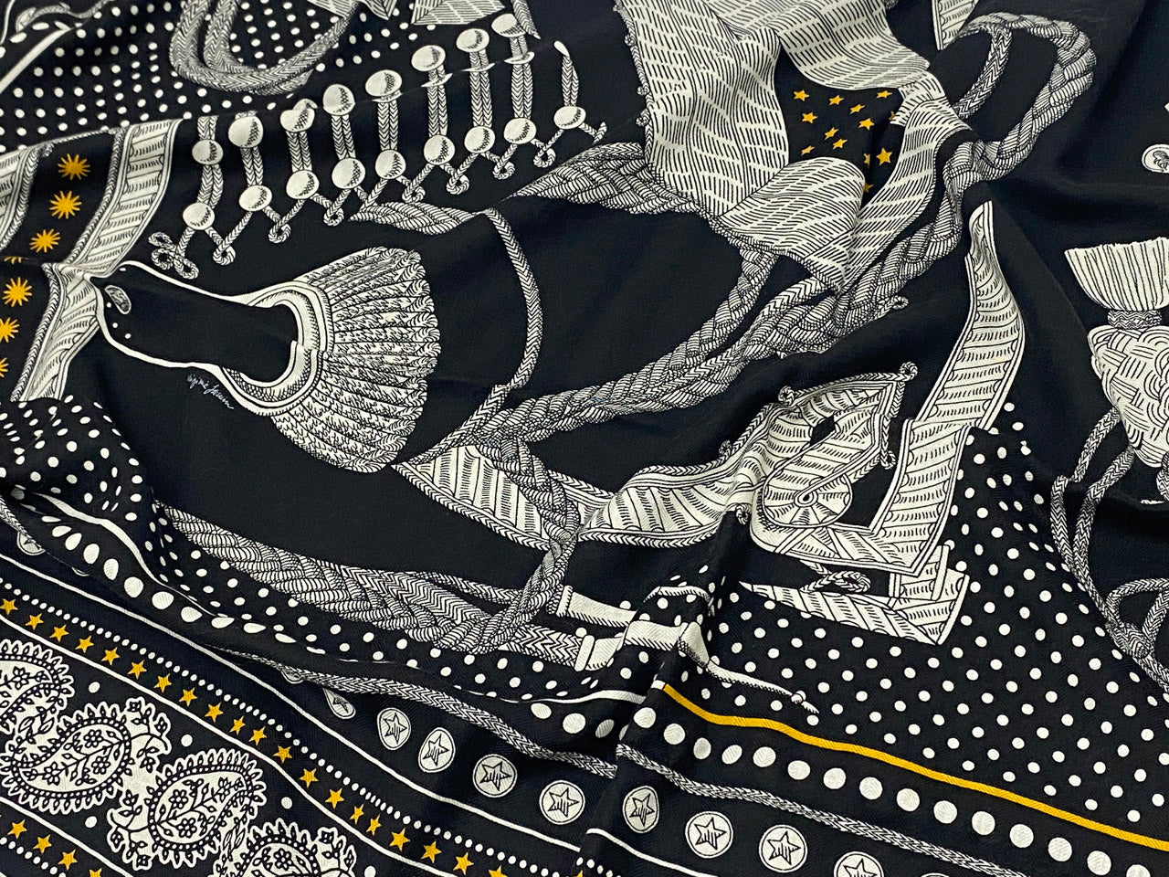 エルメス/カレ140 カレジェアン カシミヤ＆シルクショール 《Zouaves et Dragons Bandana（ズアヴとドラゴン バンダナ）》