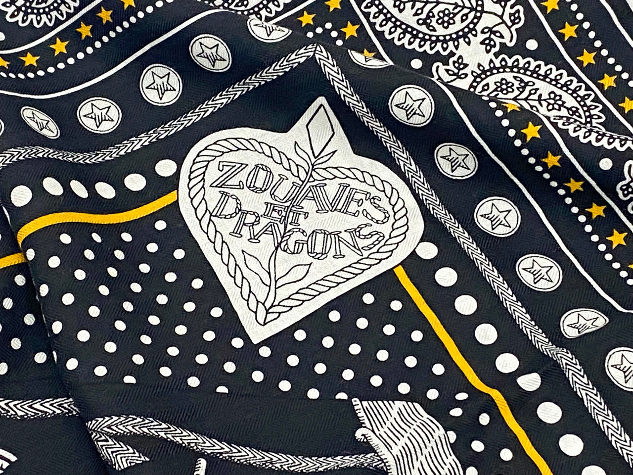 エルメス/カレ140 カレジェアン カシミヤ＆シルクショール 《Zouaves et Dragons Bandana（ズアヴとドラゴン バンダナ）》